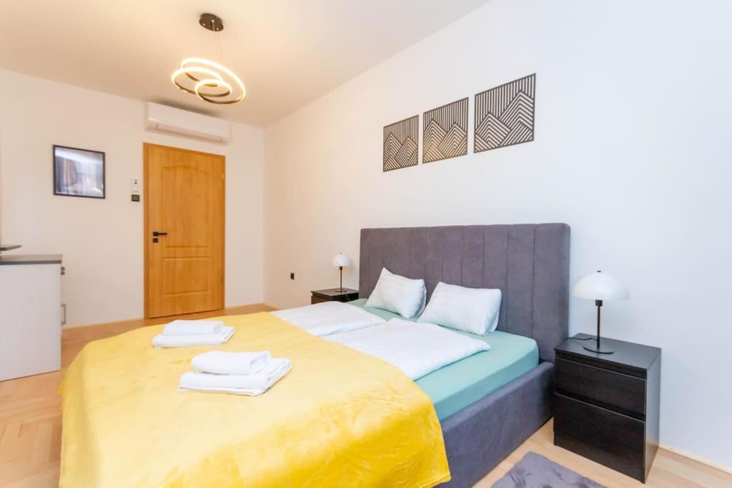Appartement Gozsdu White Raven 3 - Terrace And Free Underground Parking à Budapest Extérieur photo